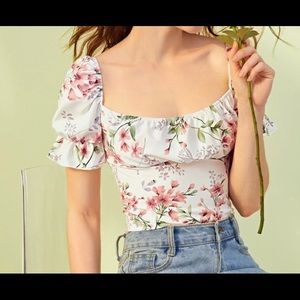 Adorable floral top